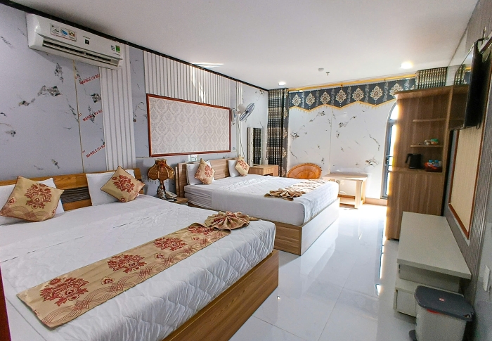 Family Room (Phòng 2 Giường 4 khách lớn)